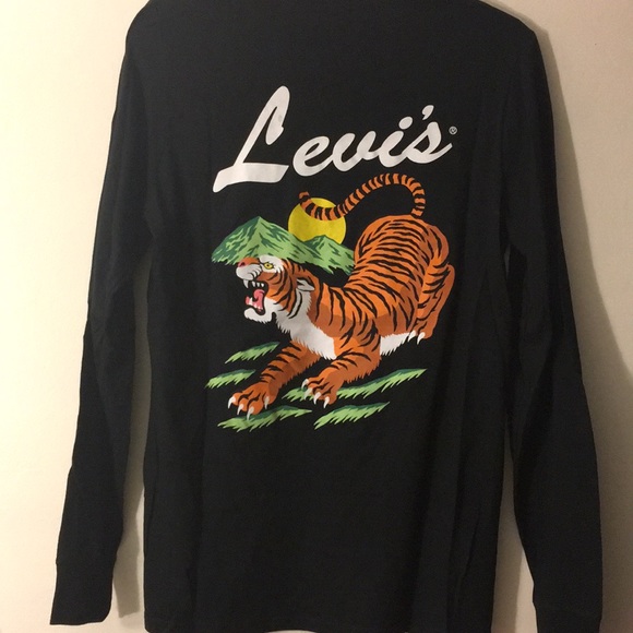 Levi's Other - NWOT Levi’s graphic black long sleeve and green long sleeve